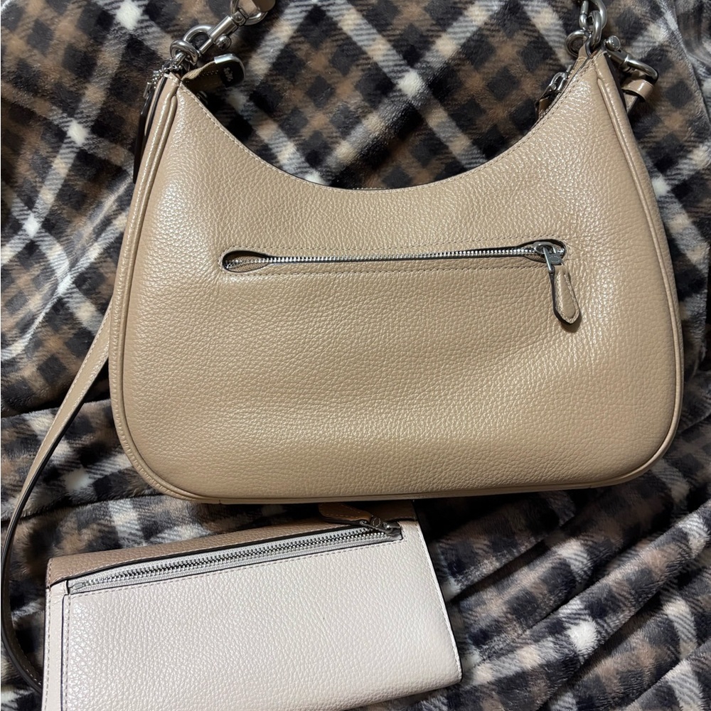 Coach Beige Teri Hobo Leather Shoulder Bag and Wallet Set - Picture 2 of 9